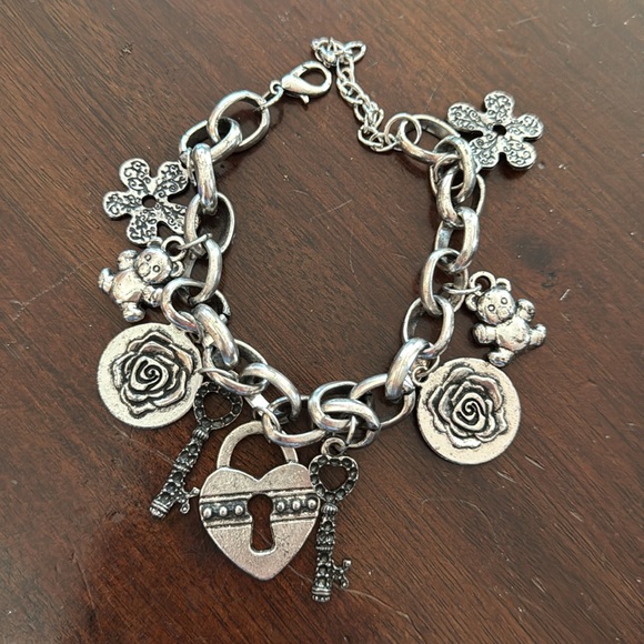 Chunky Silver Charm 8” Bracelet heart key lock flower teddy bear 2” extension - Picture 1 of 6